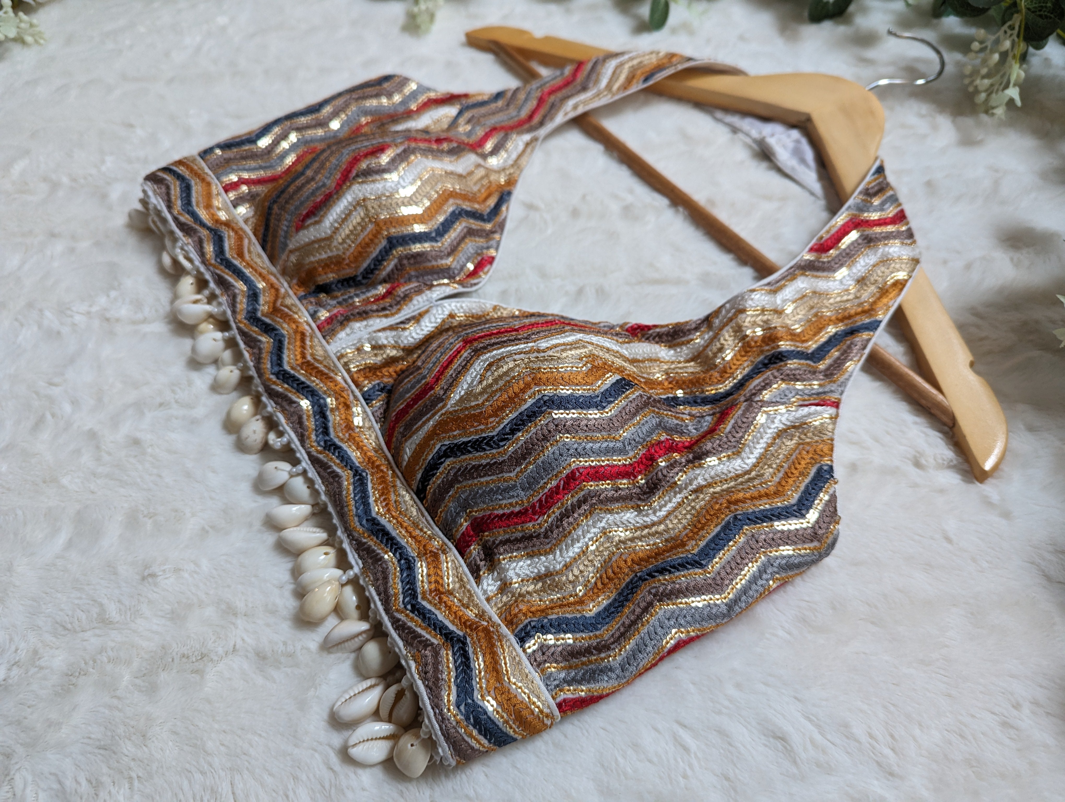 Halter Multicolor blouse with shells