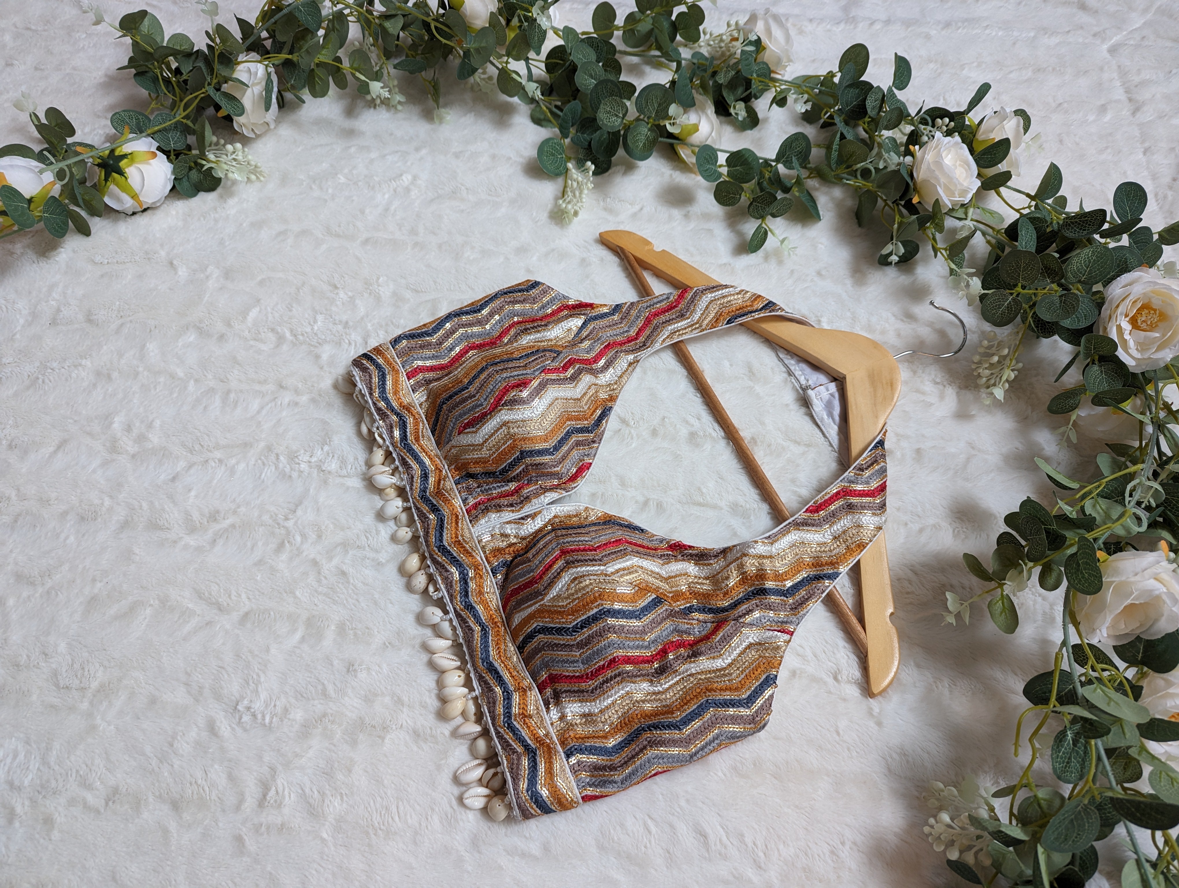 Halter Multicolor blouse with shells
